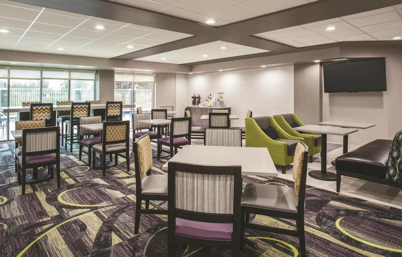 La Quinta By Wyndham Clearwater South Hotel Bagian luar foto