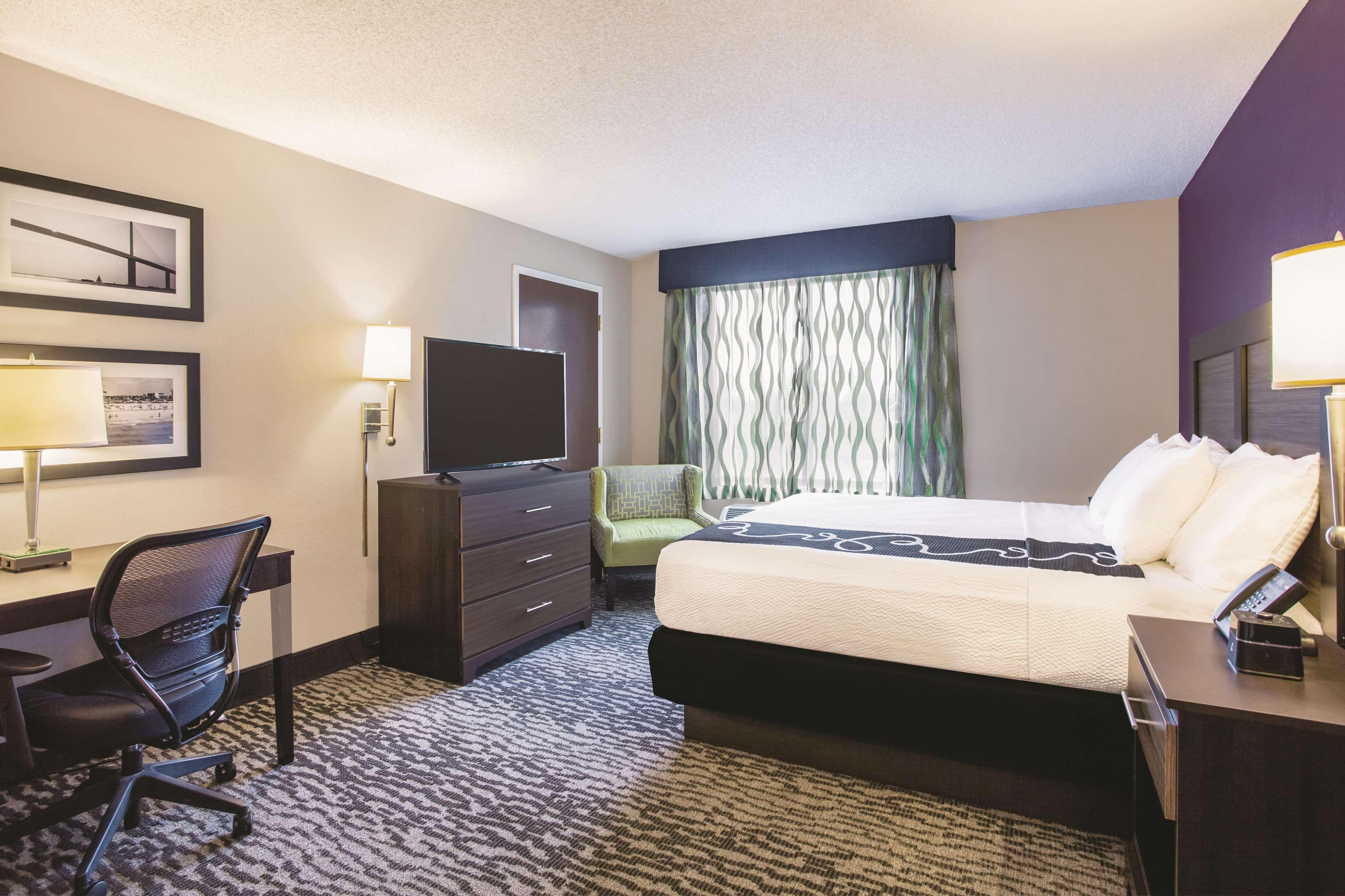 La Quinta By Wyndham Clearwater South Hotel Bagian luar foto