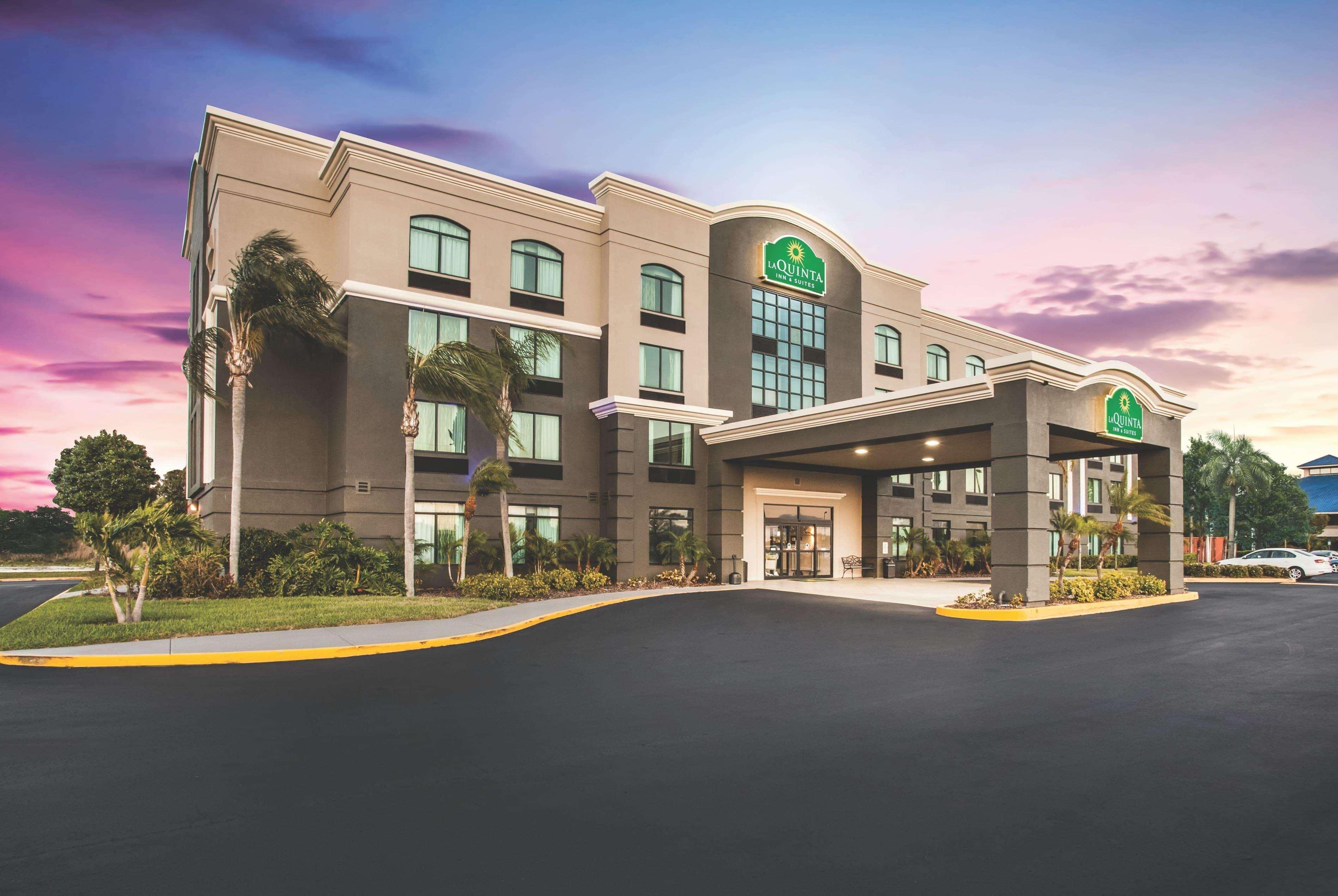 La Quinta By Wyndham Clearwater South Hotel Bagian luar foto
