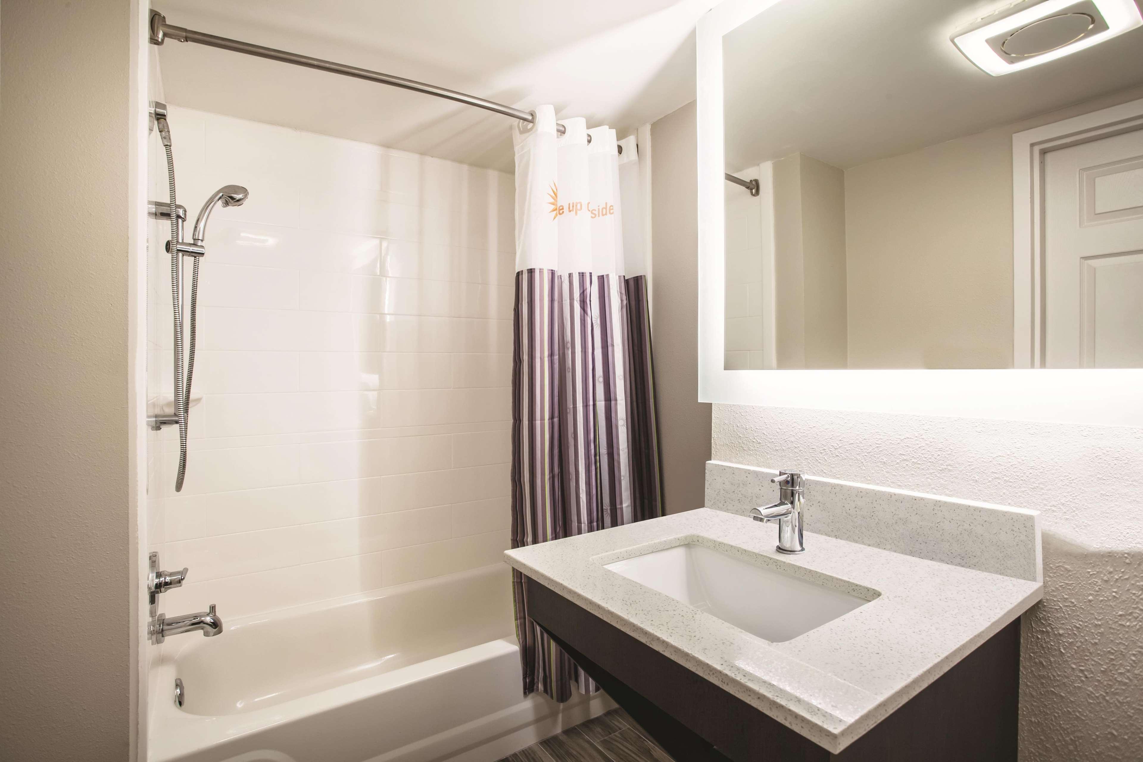 La Quinta By Wyndham Clearwater South Hotel Bagian luar foto