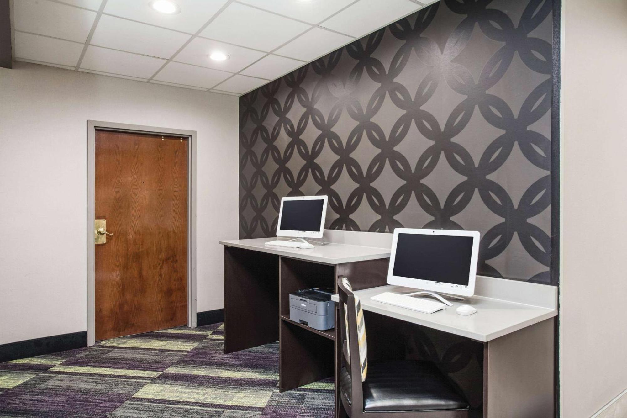 La Quinta By Wyndham Clearwater South Hotel Bagian luar foto
