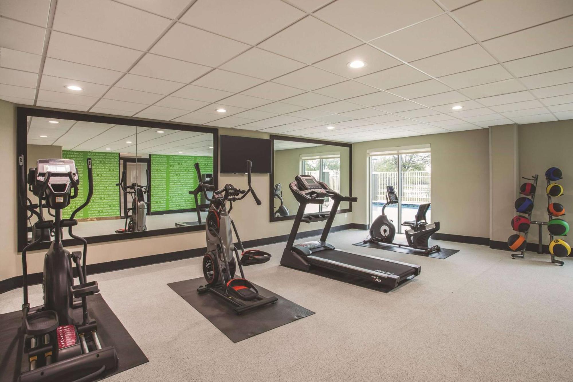 La Quinta By Wyndham Clearwater South Hotel Bagian luar foto