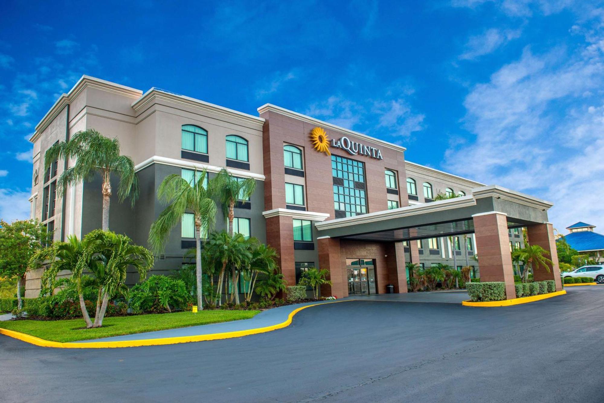 La Quinta By Wyndham Clearwater South Hotel Bagian luar foto