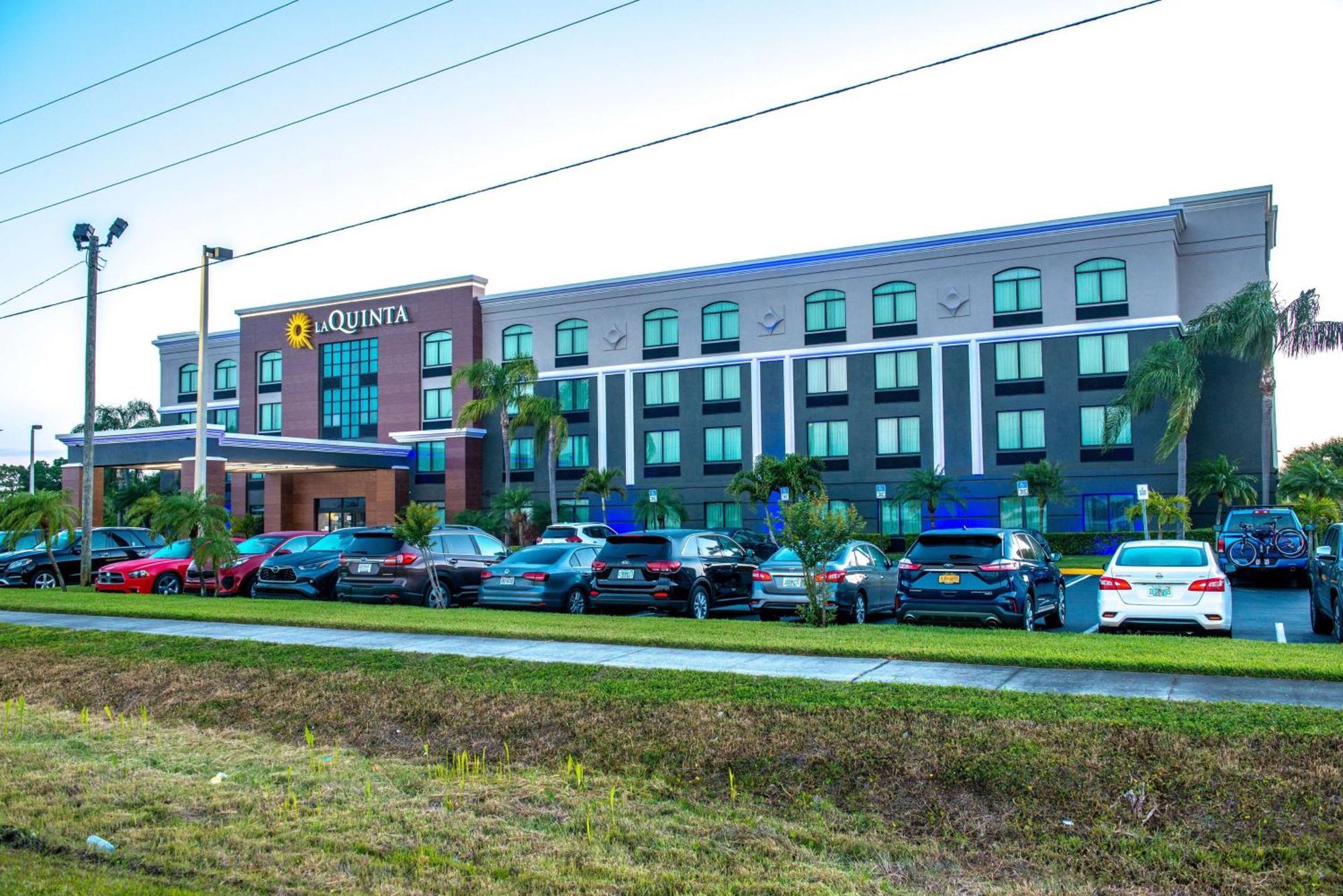 La Quinta By Wyndham Clearwater South Hotel Bagian luar foto