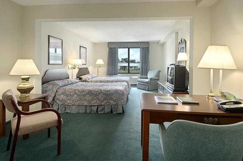 La Quinta By Wyndham Clearwater South Hotel Bagian luar foto